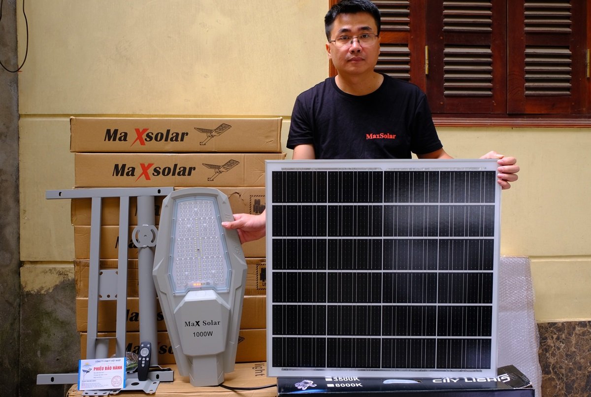 Đèn năng lượng mặt trời Maxsolar nâng cấp lên tấm pin Mono