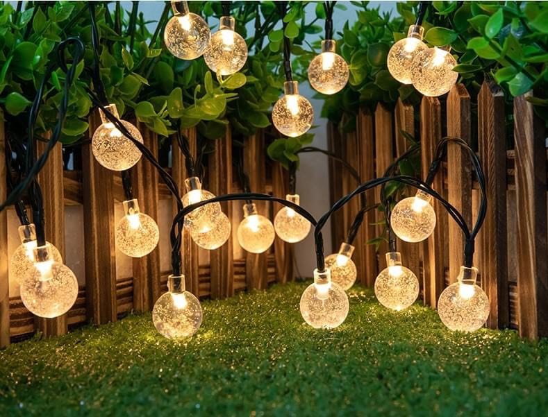 Đèn pha lê LED năng lượng mặt trời